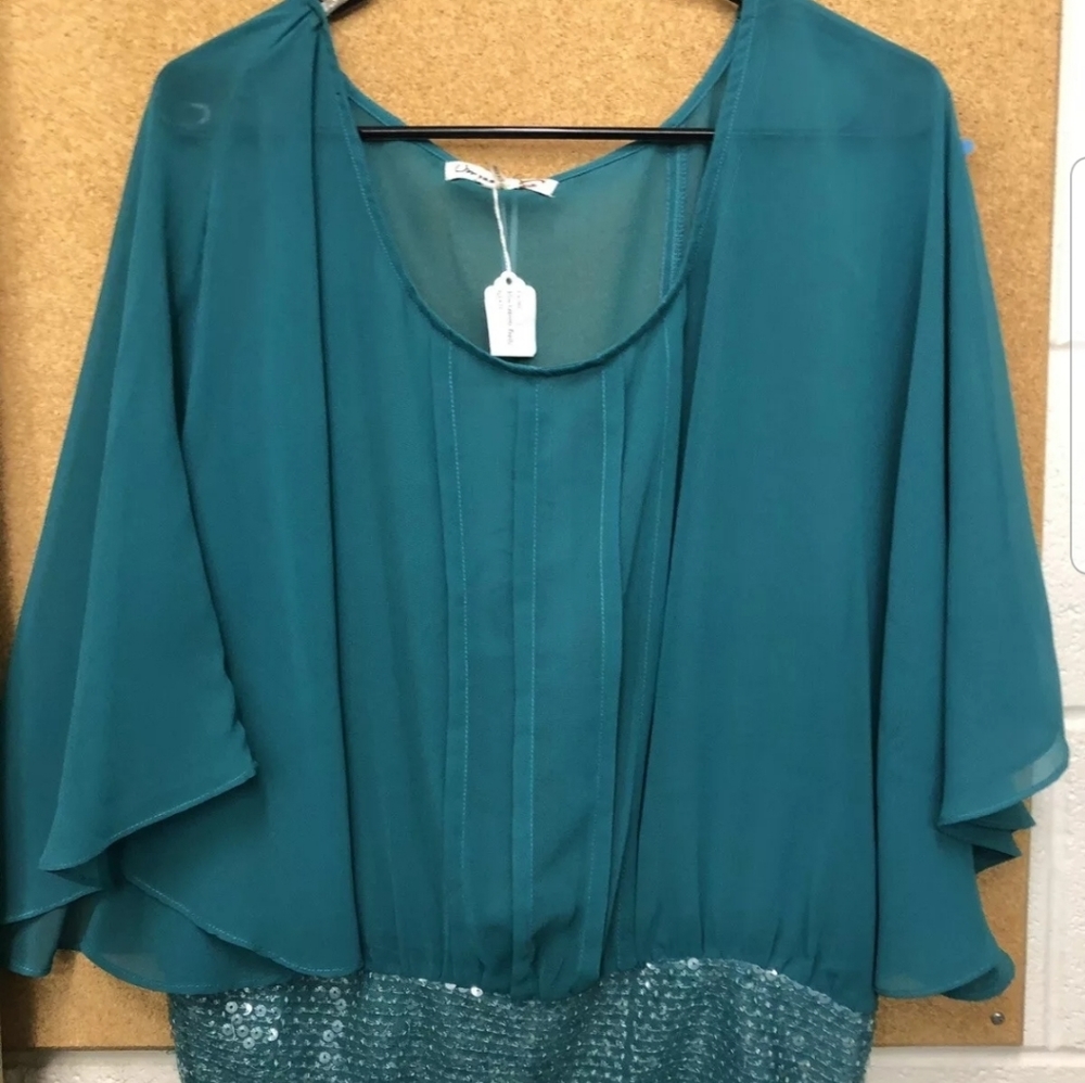 New umgee large top
